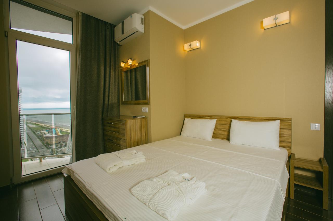 Holiday Lux Sea Towers Batumi Exteriér fotografie